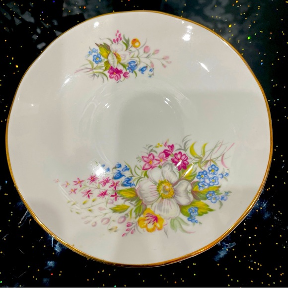 VTG Sadler Wellington Tea Cup & Saucer Floral Bone China Made In England - Picture 3 of 7